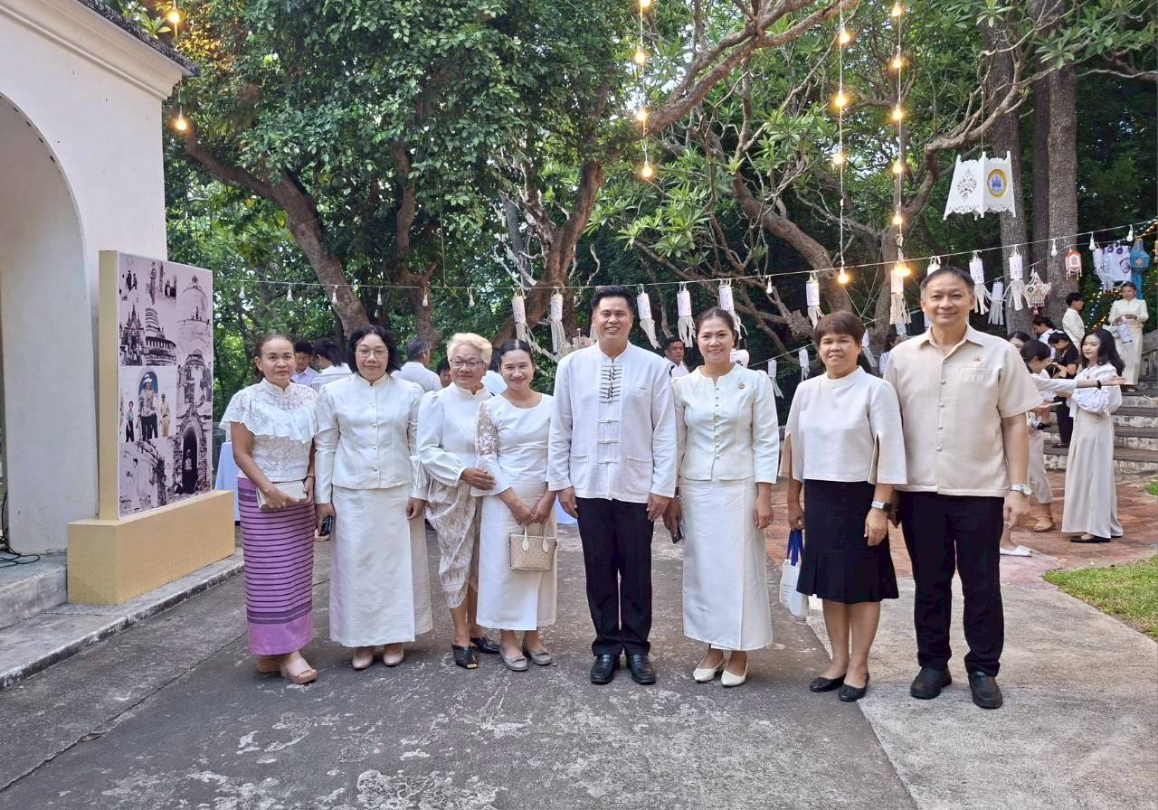 title - ปฏิรูปที่ดินจังหวัดเพชรบุรี ร่วมงานตามประทีปโคมไฟเนื่องในเทศกาลวิสาขบูชา ประจำปี 2569 และพิธีสวดพระพุทธมนต์ เจริญจิตตภาวนาอุทิศถวายแด่สมเด็จพระนางเจ้าสิริกิติ์ พระบรมราชินีนาถ พระบรมราชชนนีพันปีหลวง และเวียนเทียนรอบพระธาตุจอมเพชร
